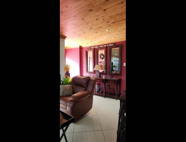 3 BEDROOM HOUSE FOR SALE IN SECUNDA CENTRAL